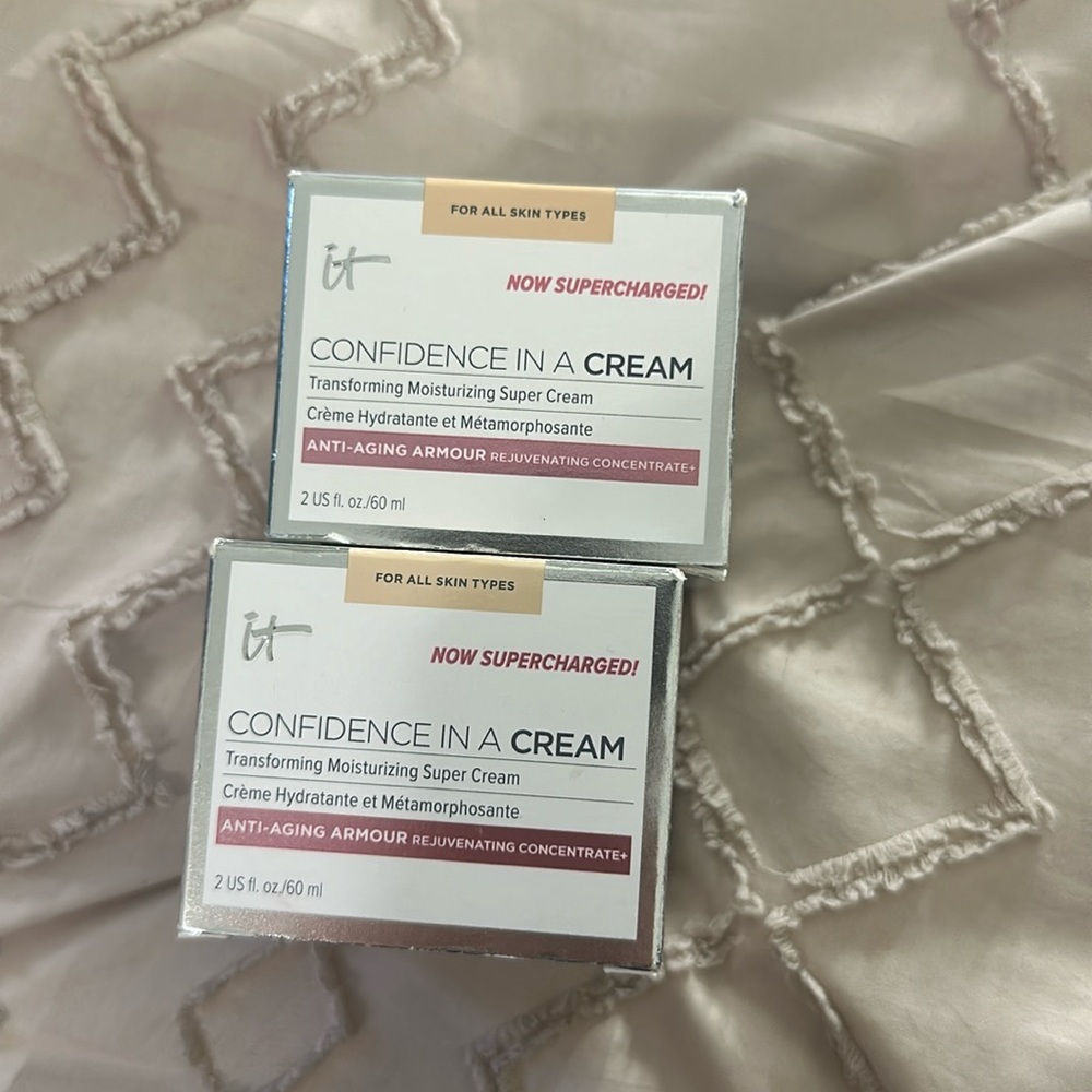 It cosmetics confidence in a cream bundle